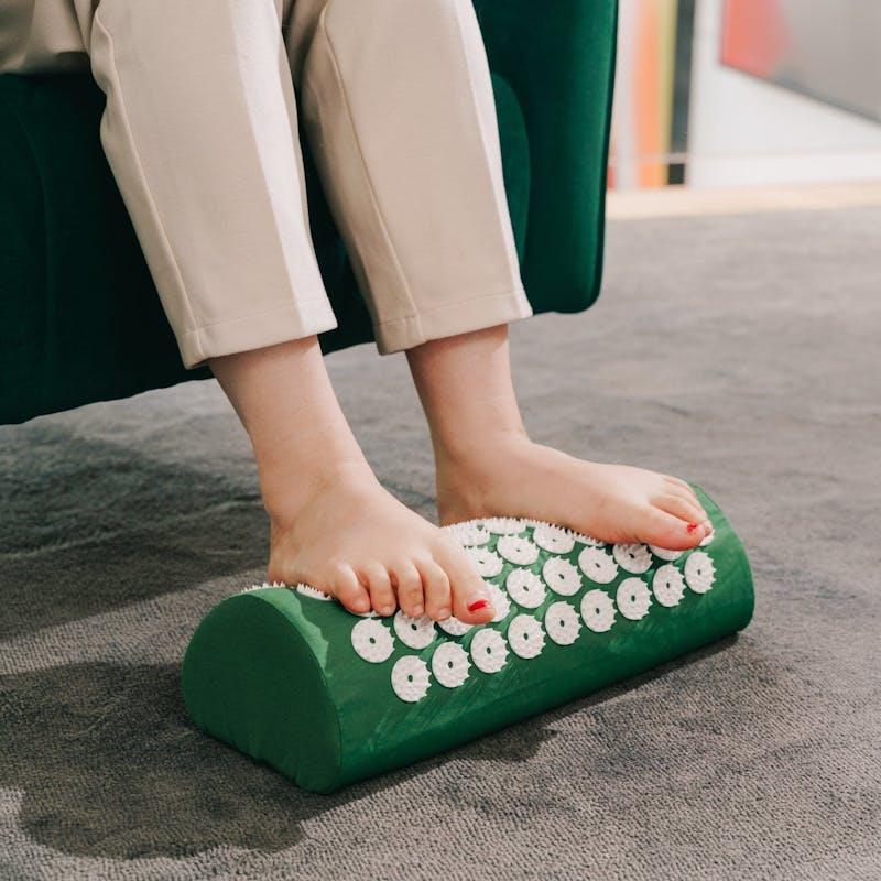 Fandcy Acupressure Mat Pillow Set Massage Acupressure Mat Back Neck Full Body Relaxation with Bag 1Pack