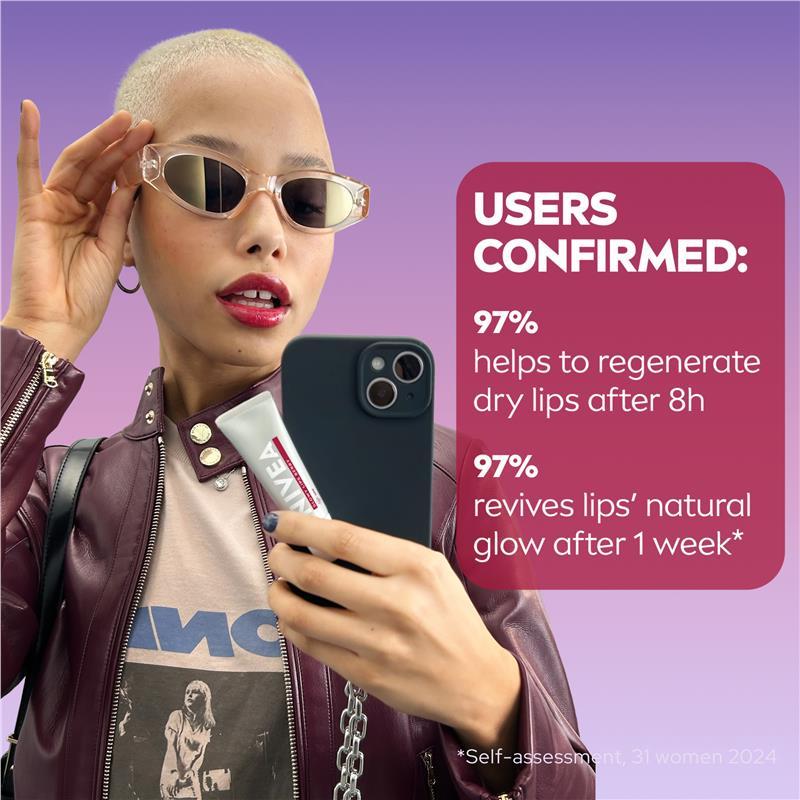 NIVEA Lip Care Glowy Lips Berry 10g