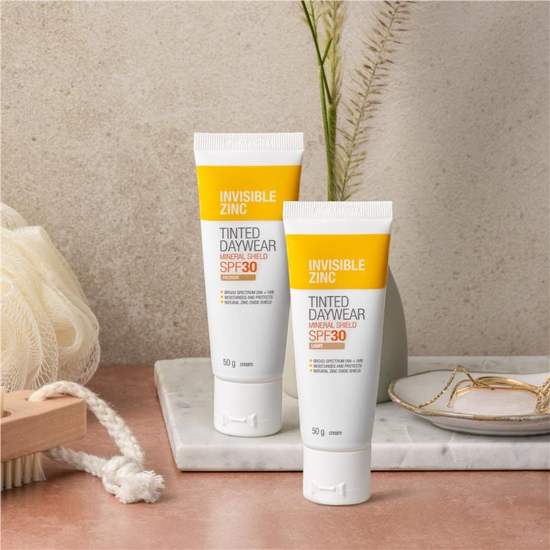 Invisible Zinc Tinted Daywear Medium SPF 30+ 50g