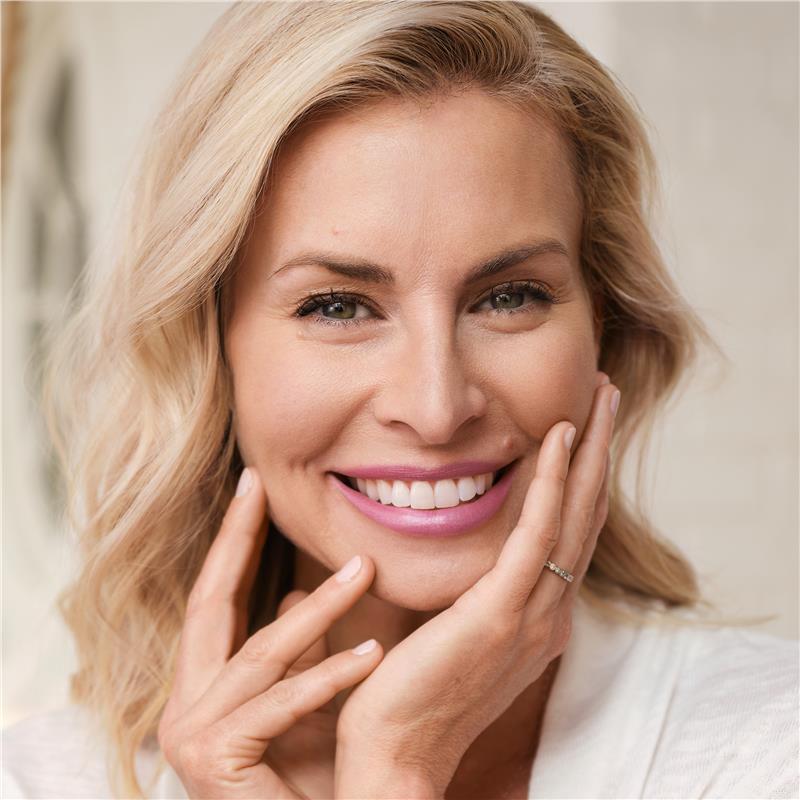 Covergirl Olay Simply Ageless 3in1 Liquid Foundation Medium Beige