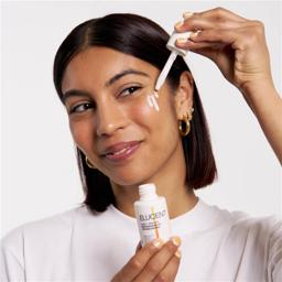 Elucent Red Buy Elucent Bright + Balanced Illuminating Serum 30g online at Chemist ...